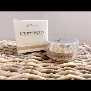 It Cosmetics Bye Bye Pores finishing powder